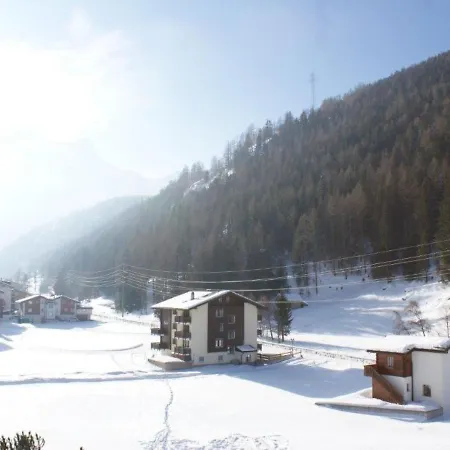 Luna * Saas-Grund